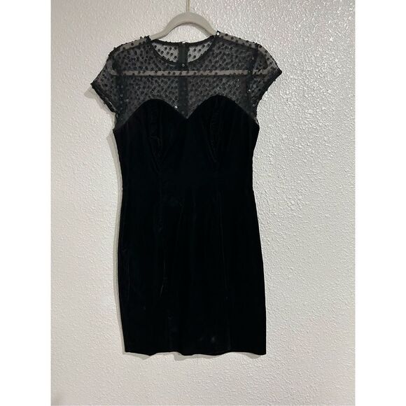Vintage Black Velvet Sequined netting sweetheart style bodice. Fitted and flatte - Picture 3 of 5